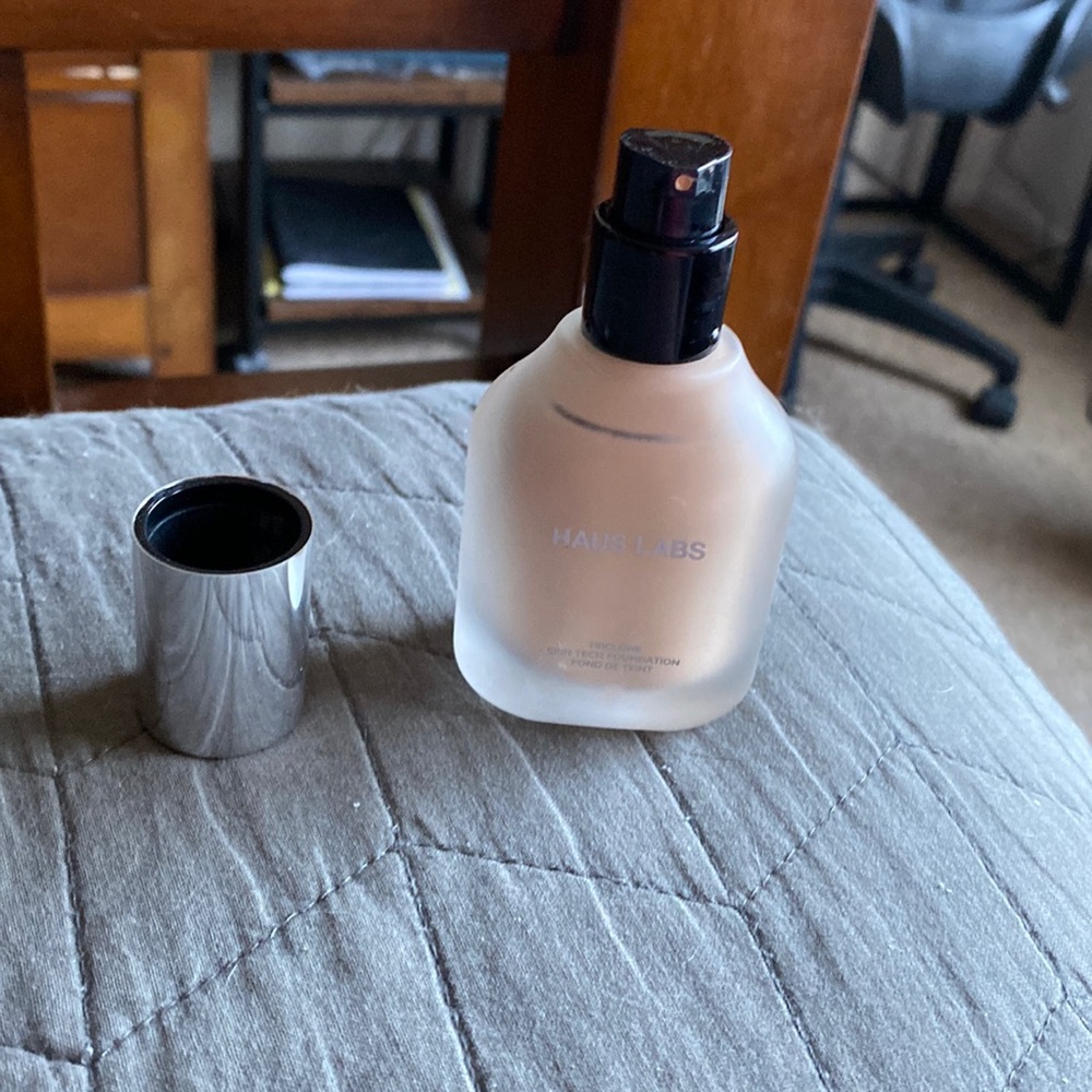 Haus Labs Triclone Skin Tech Foundation 100